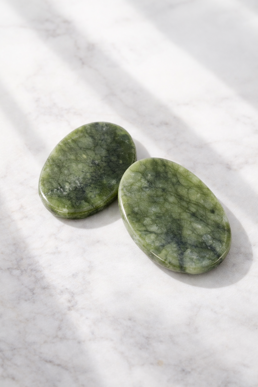 Natural Jade Eye Stones – Cooling Facial Massage for Puffy Eyes